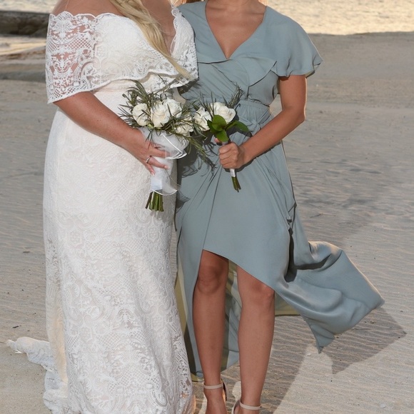 Show me Mumu bridesmaids dress. Blue green color size XS - Picture 2 of 9